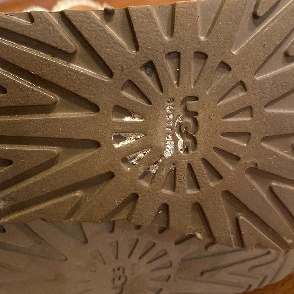 Ugg Bailey Button Triplet Ll Boot - image 7